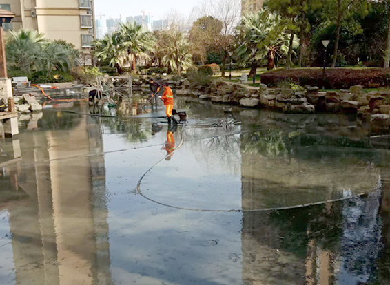 长汀景观池淤泥清理